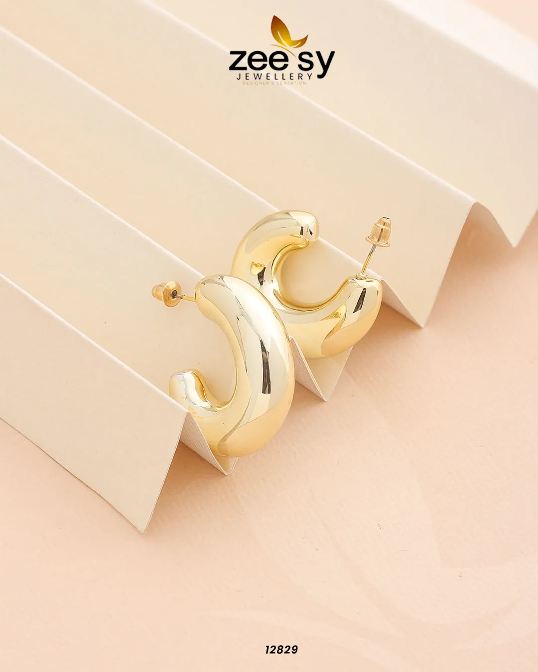 C-Type Stud Earrings