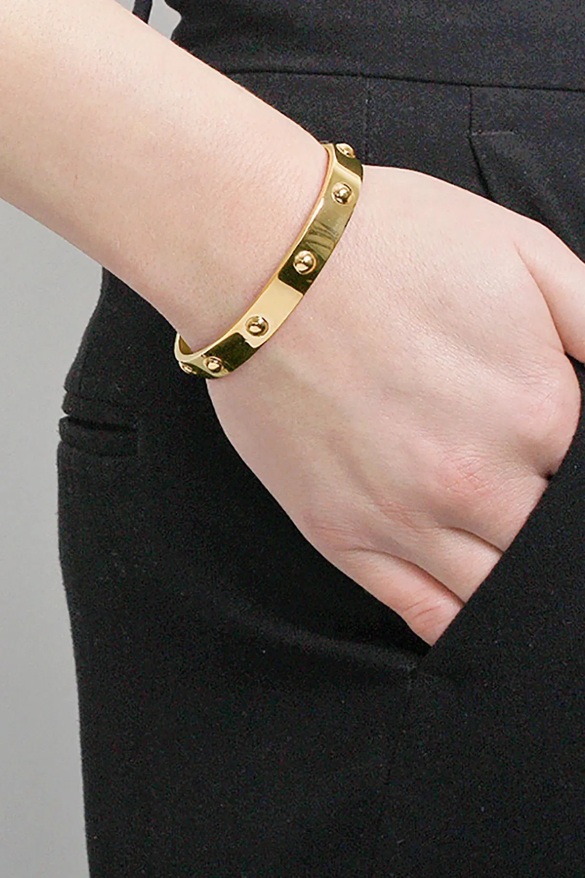 Dyrberg/Kern Dott Bangle in Gold