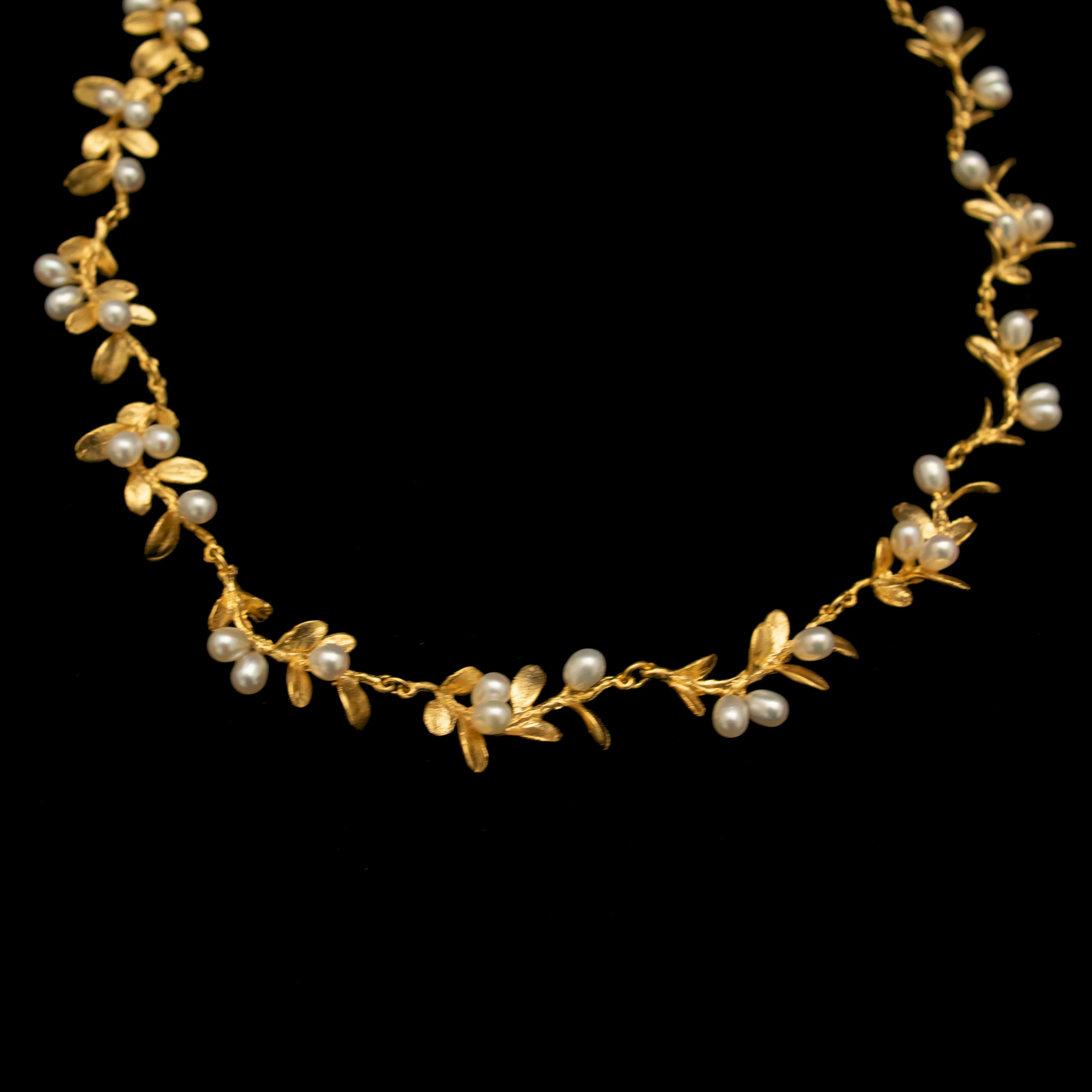 Fine Boxwood Necklace