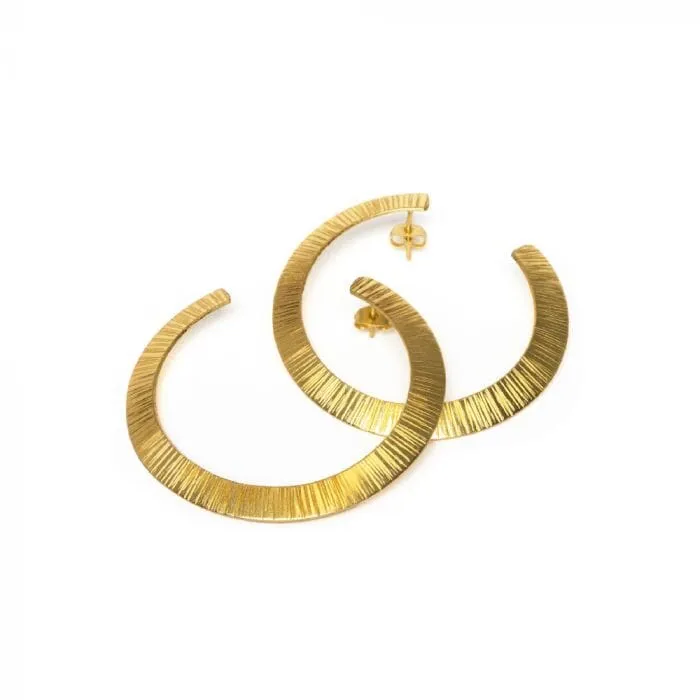 HALF MOON HOOPS EYRNALOKKAR BRASS