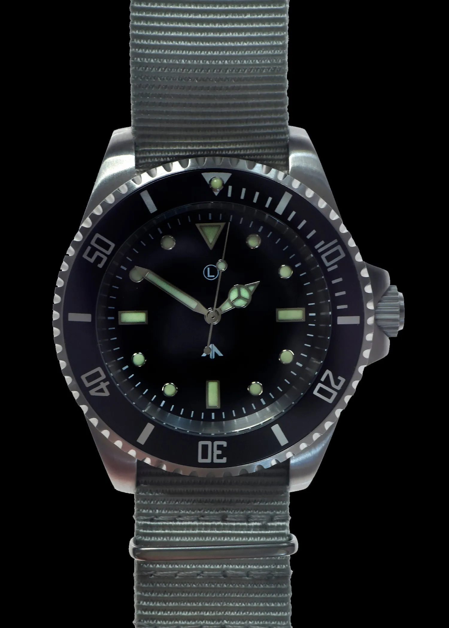 MWC 300m / 1000ft Stainless Steel Hybrid Military Divers Watch with Sweep Secondhand