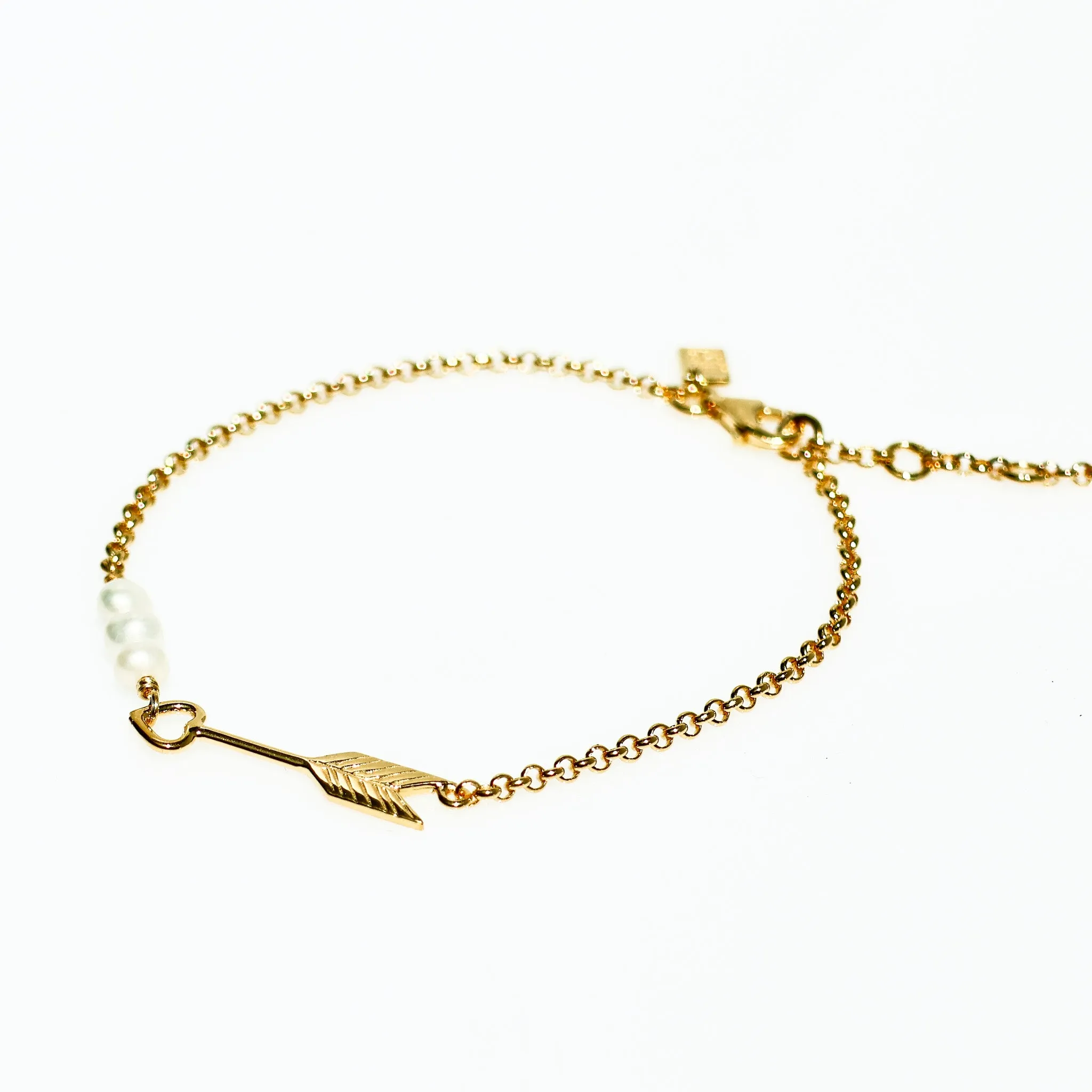 Pearl Tide Arrow Bracelet Gold