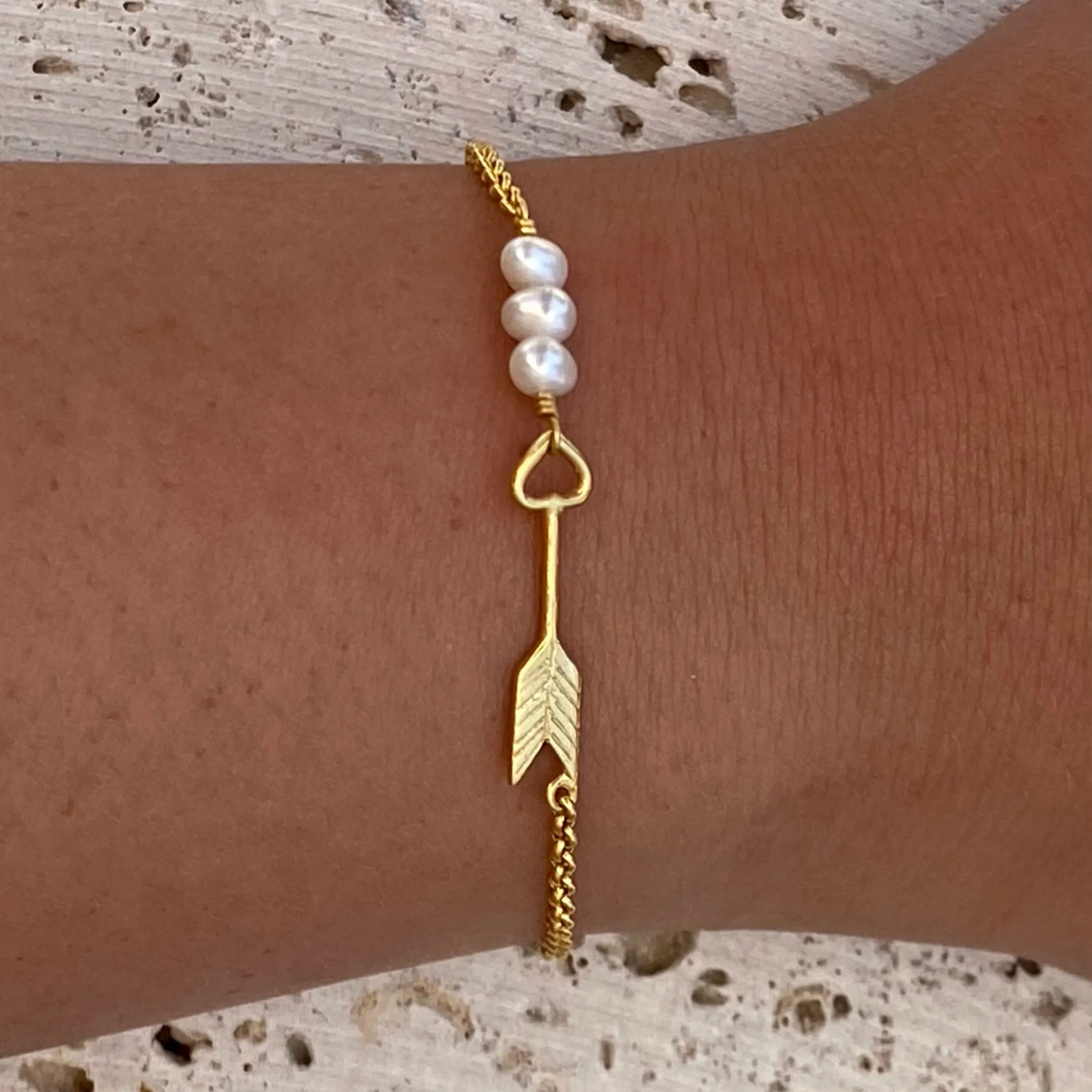 Pearl Tide Arrow Bracelet Gold