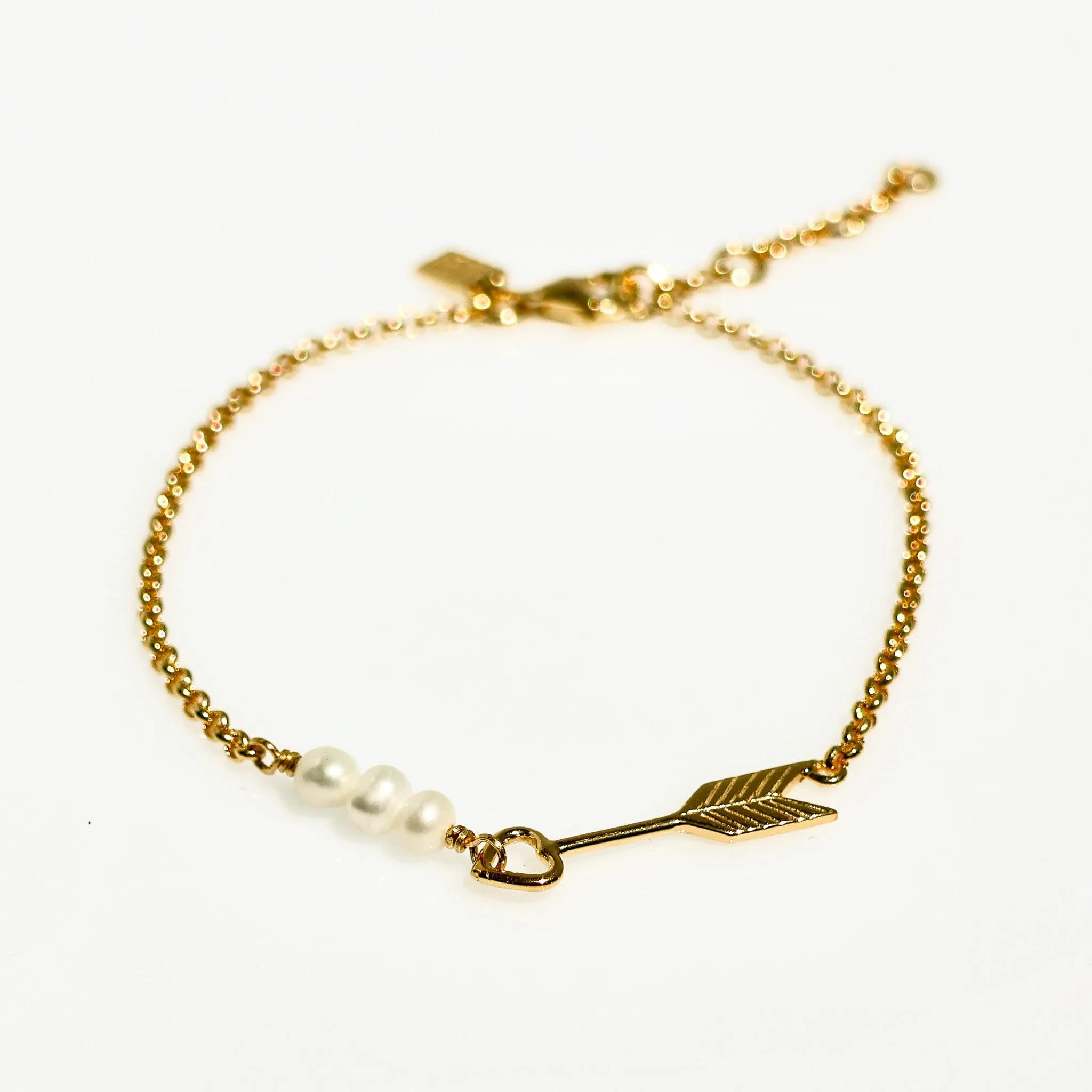 Pearl Tide Arrow Bracelet Gold